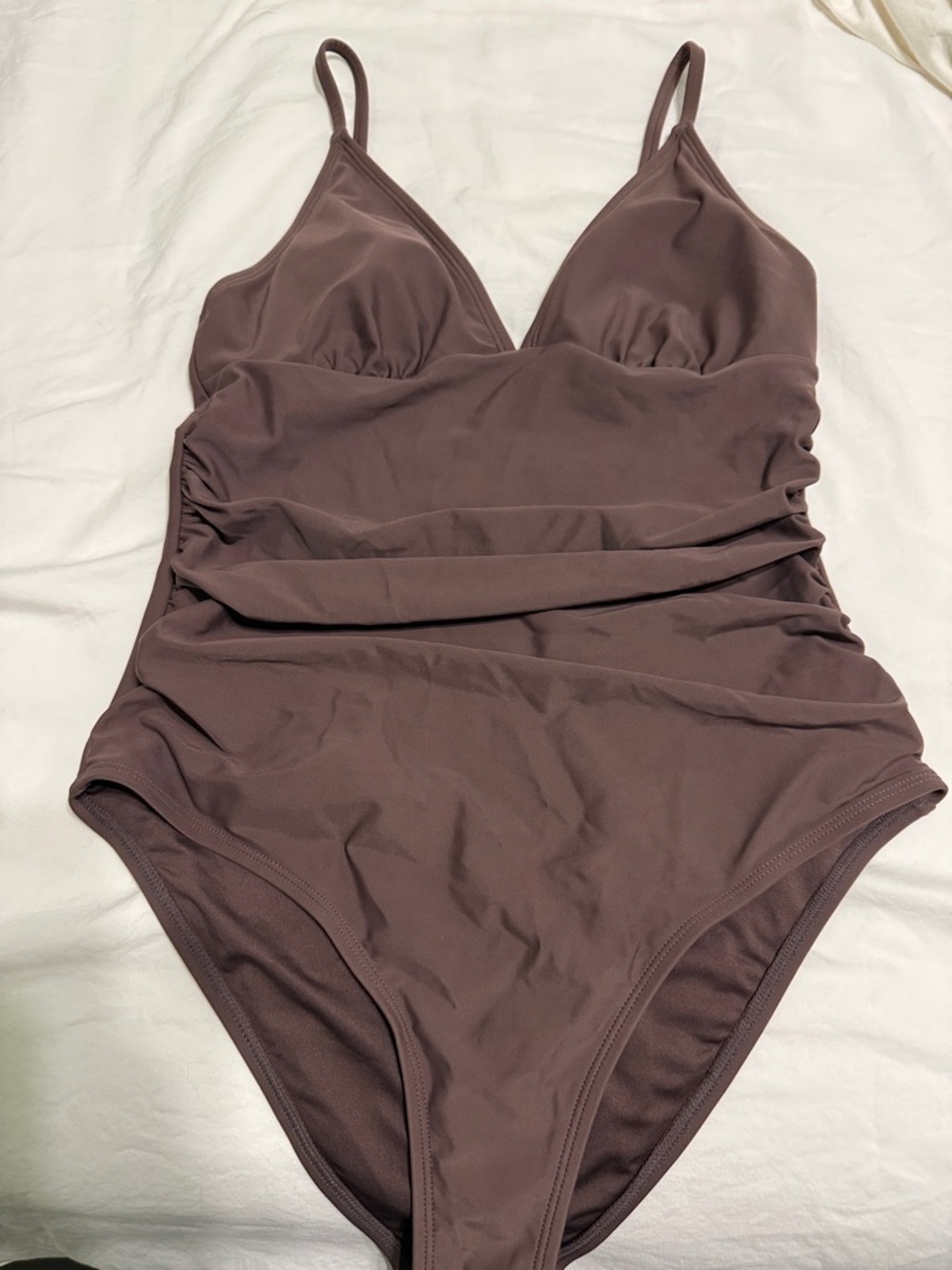 CUPSHE Women's One Piece Swimsuit Tummy Control V Neck Bathing Suits